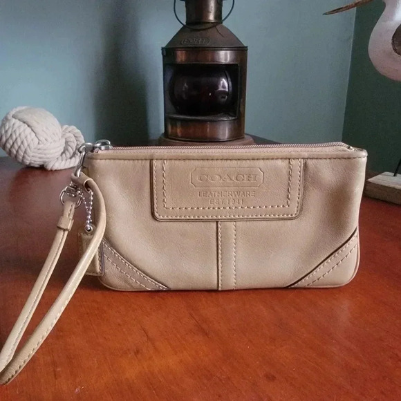 Coach Tan Leather Embossed Wristlet with Hangtag - Picture 1 of 14